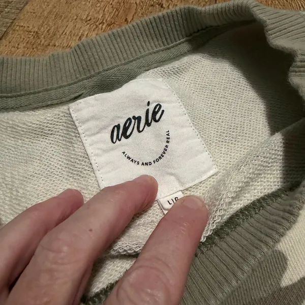 Aerie Women's Green Camo Take It Easy Crew Sweatshirt Sz L Comfort Cozy Casual - Image 5