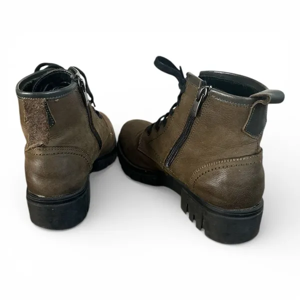 Scoo Green Leather Lace Up Ankle Boots Size 7.5 Lug Sole edgy indie combat boots - Image 2