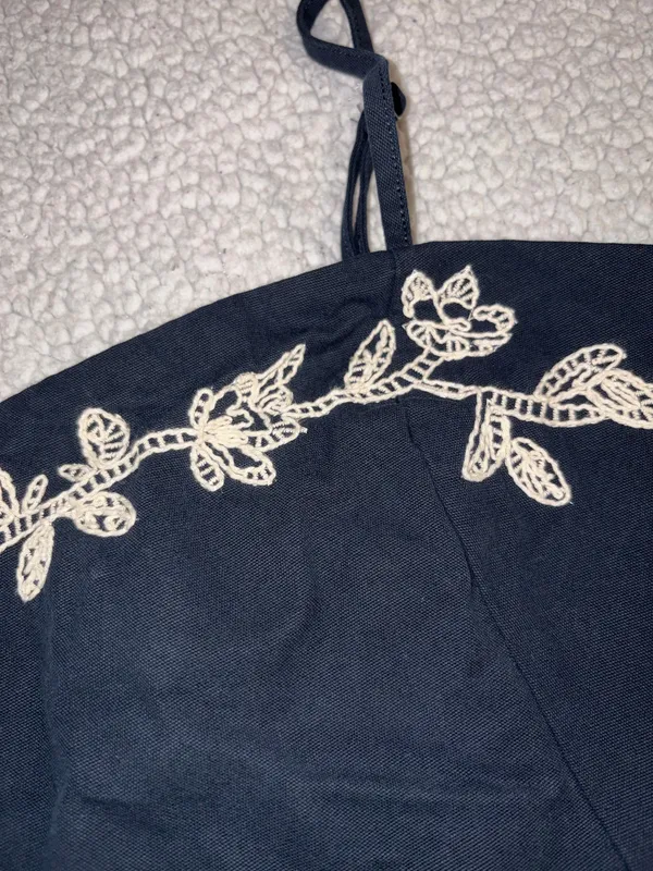 Lulu’s Embroidered Navy Crop Tank - Image 3