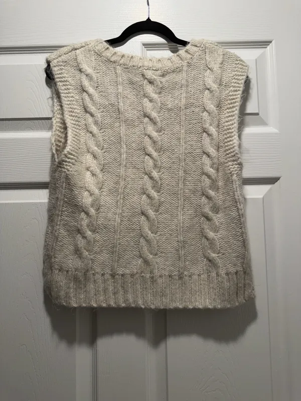 american eagle sweater vest  - Image 4
