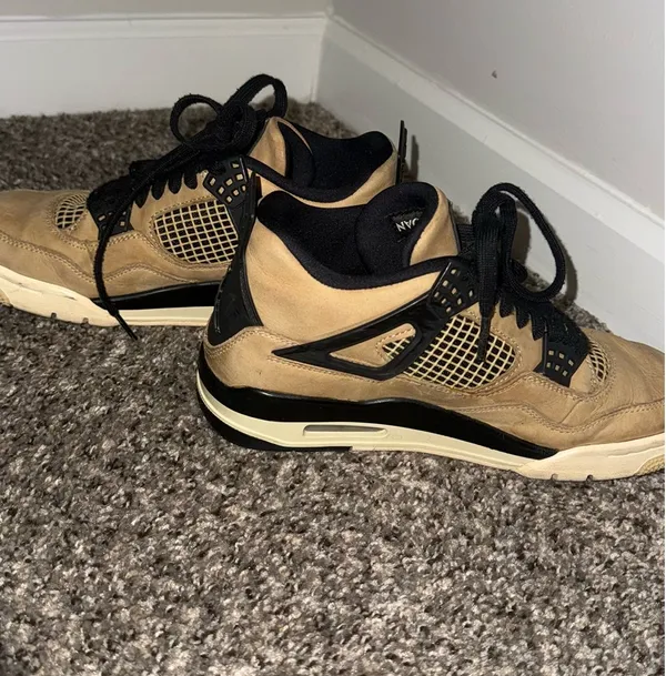 2019 Woman’s Air Jordan 4 Retro 'Mushroom' - Image 5