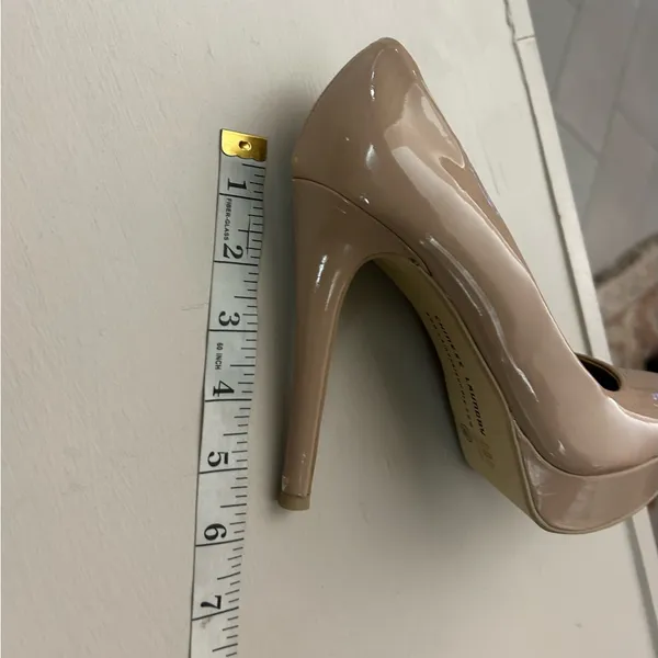 Chic Beige Platform Heels Nude Paten 7M. Very nice! Chinese Laundry - Image 2