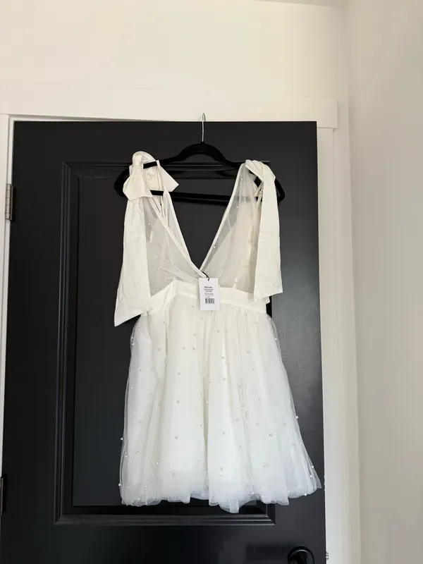 Showpo NWT NWT Karalyn mini dress- bow strap plunge pearl detail size 6 - Image 3