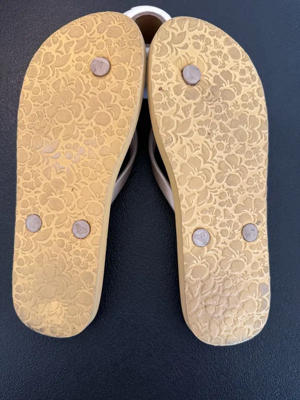 Roxy Women's Flip Flop Sandal Melon III Style Mustard Floral Gold Lettering - Image 3