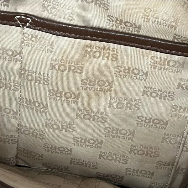 Michael Kors Brown Leather Shoulder Bag with Classic Design - Image 12