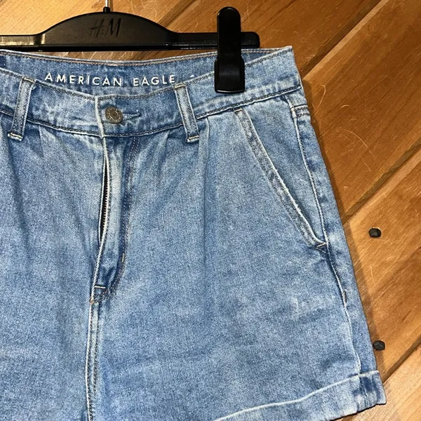 American Eagle mom shorts slouchy pleated denim stretch shorts - Image 2