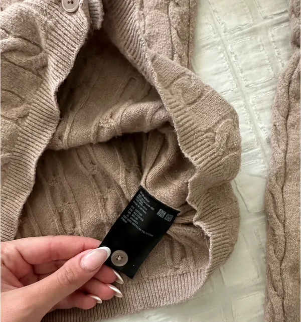 UNIQLO Cable Knit Cardigan - Image 4