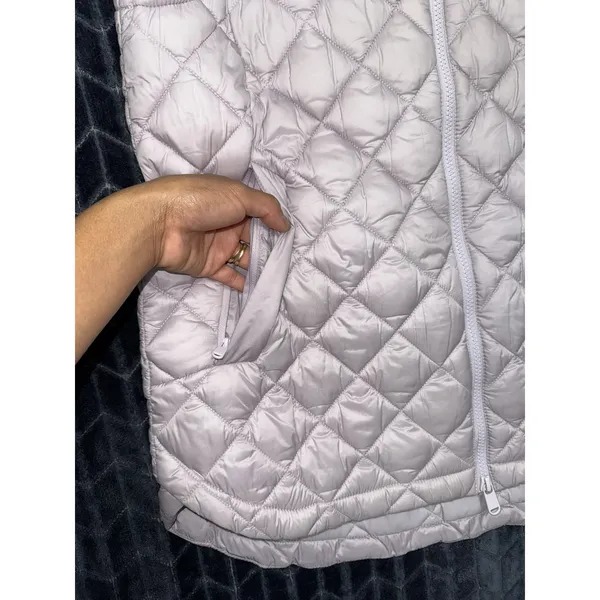 Athleta Women Light Pink Puffer Whisper Featherless Puffy Quilted Size Medium - Image 2