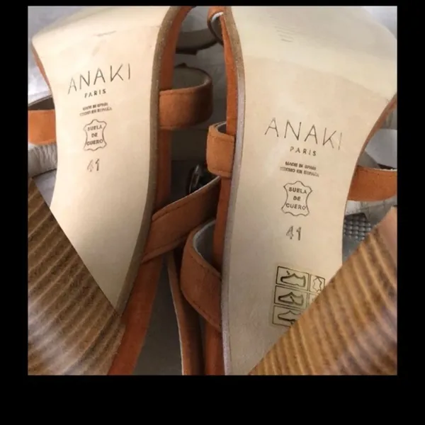 Anaki size 9.5 Paris tawny brown ankle strap heels - Image 11