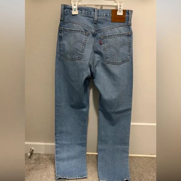 Levi's Women’s 501 High-Rise Straight Jeans - Image 2