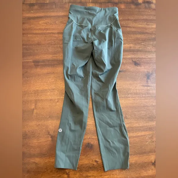 Lululemon Base Pace High-Rise Crop 23" Leggings Size 2 Green - Image 3