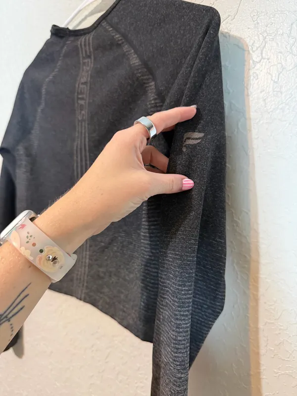 Fabletics Long Seamless Sleeve Crop - Image 3