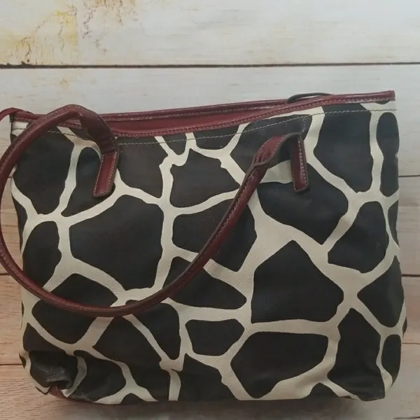 Nine & Co. by Nine West giraffe shoulder purse - Image 5