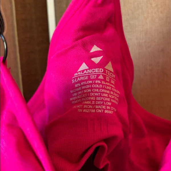 FINAL MARKDOWN Balanced tech Vibrant Pink Sports Bra xl - Image 4