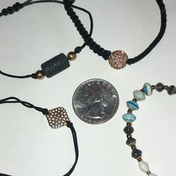 Elegant Black and Gold Tone Paper Beaded Rhinestone Bracelet Set - Image 5