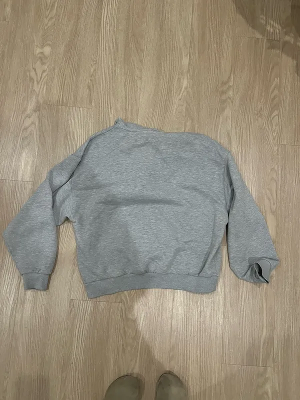 Alo Yoga Sweater Grey - Image 3