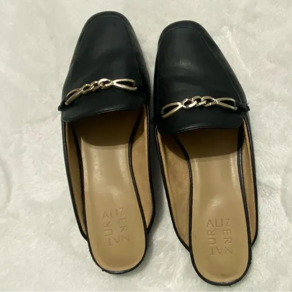 Naturalizer Women's Kayden Mule Black Leather with Gold Accent 9.5 - Image 3