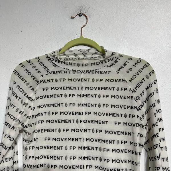 Free People Movement White High Jump Printed Logo Long Sleeve Sz S - Image 3