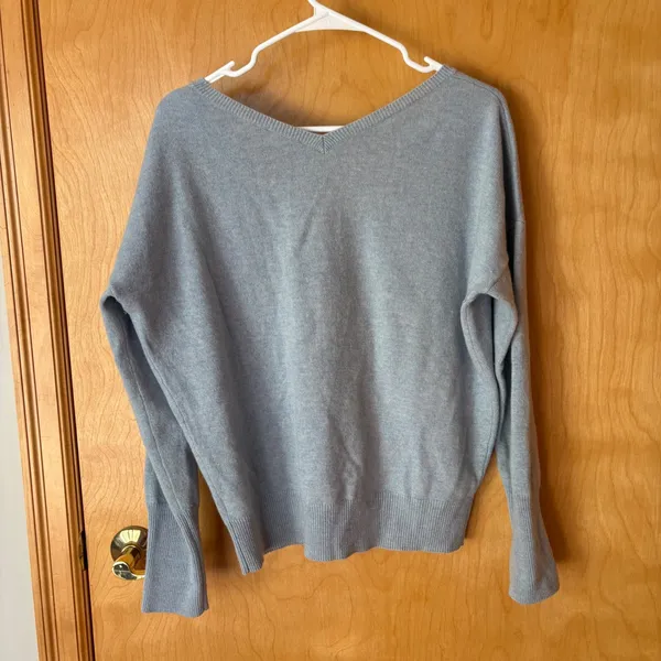 Reformation‎ Cashmere Blend V-Neck Sweater Womens Medium Blue Drop Shoulder - Image 3
