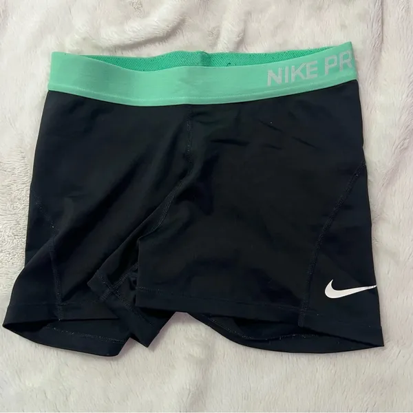 Nike pro shorts - Image 2