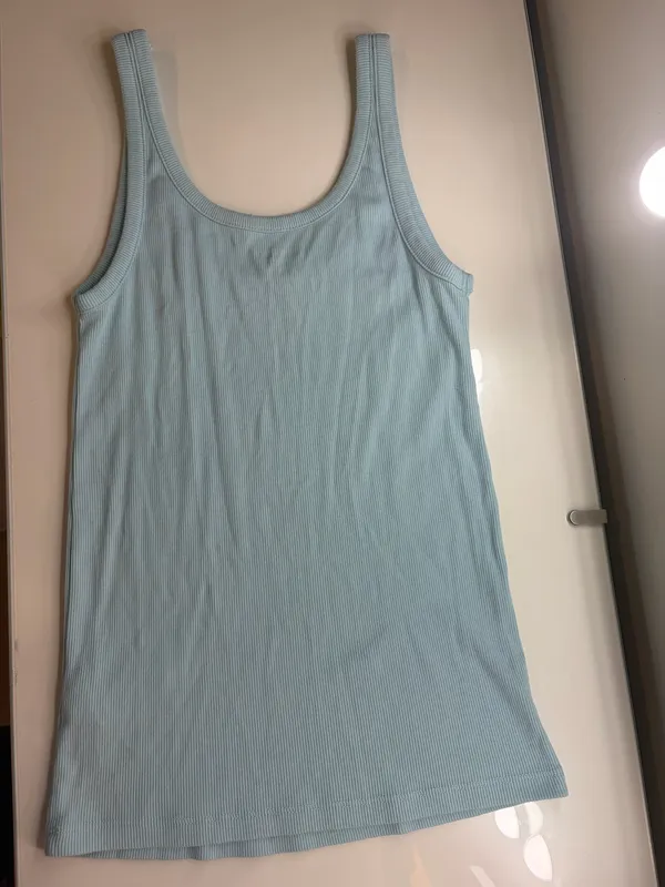 Blue old navy tank top - Image 4