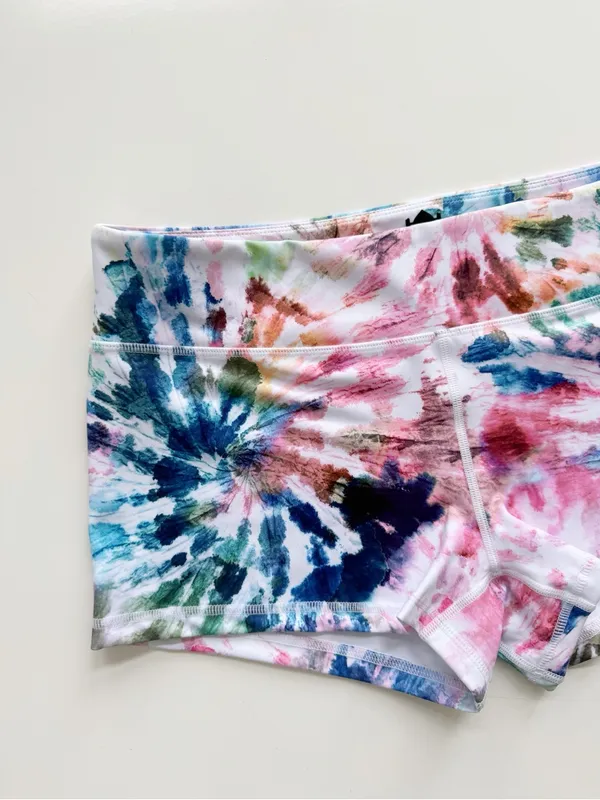 NWT Woodbottom Tie Dye Shorts Size XXL - Image 2