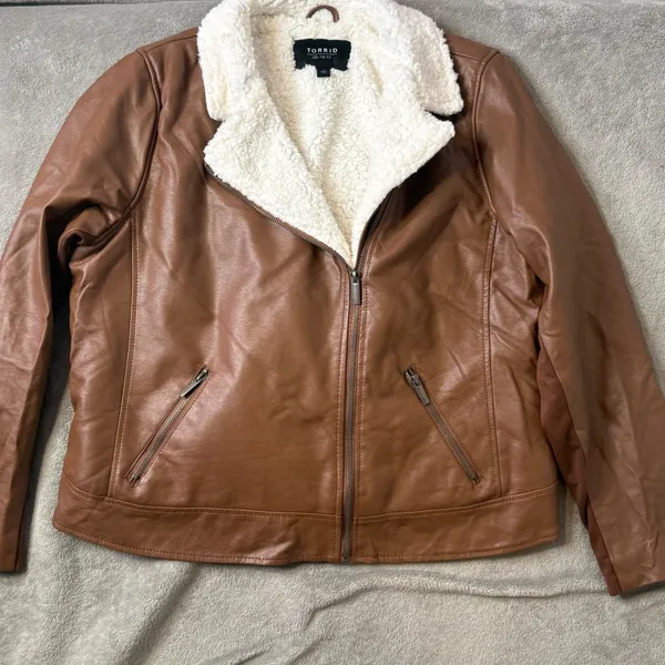 Torrid Sherpa Lined Moto Jacket Size 1X Brown Faux Leather Biker Fall Outerwear - Image 5