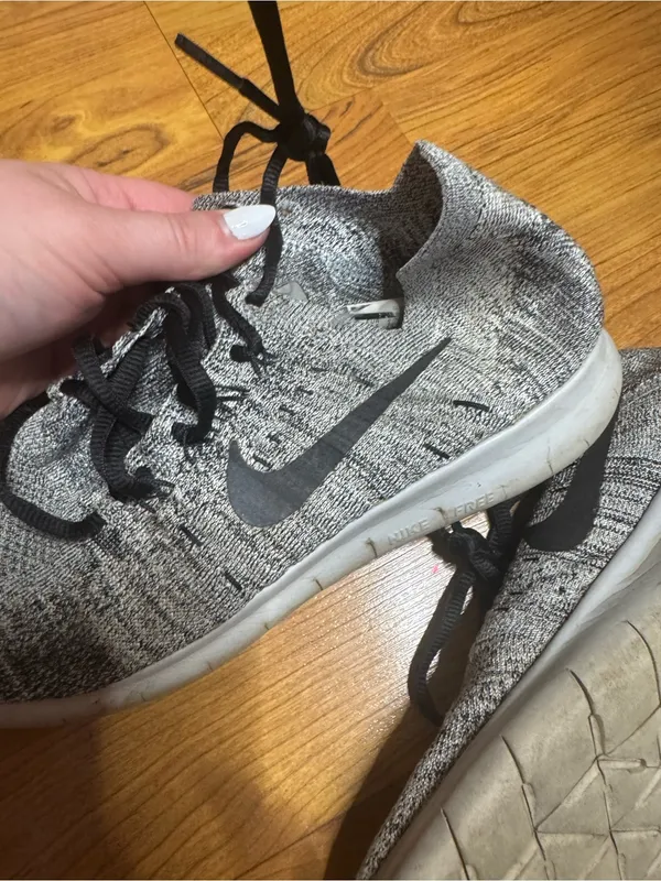 Nike sneakers - Image 3