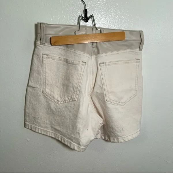 Abercrombie & Fitch Women's Size 27/4 The Dad Short High Rise White Faux Leather - Image 7