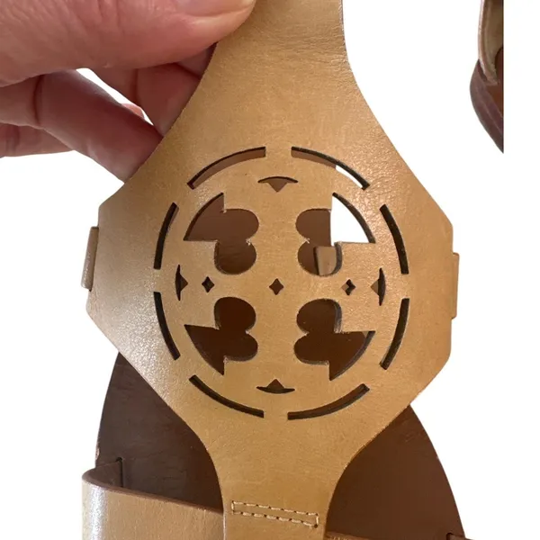 Tory Burch Zoey Leather Sandals‎ Tan Cutout Logo Flat Size 8 - Image 12