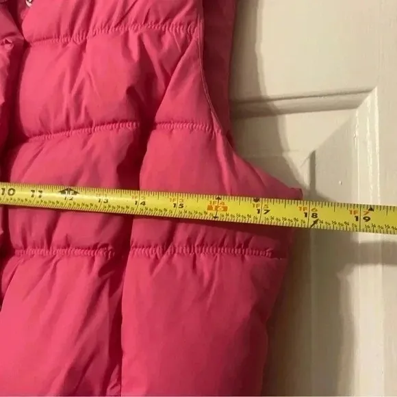 Gap Pink Puffer‎ Vest Wonen's Size Medium - Image 10