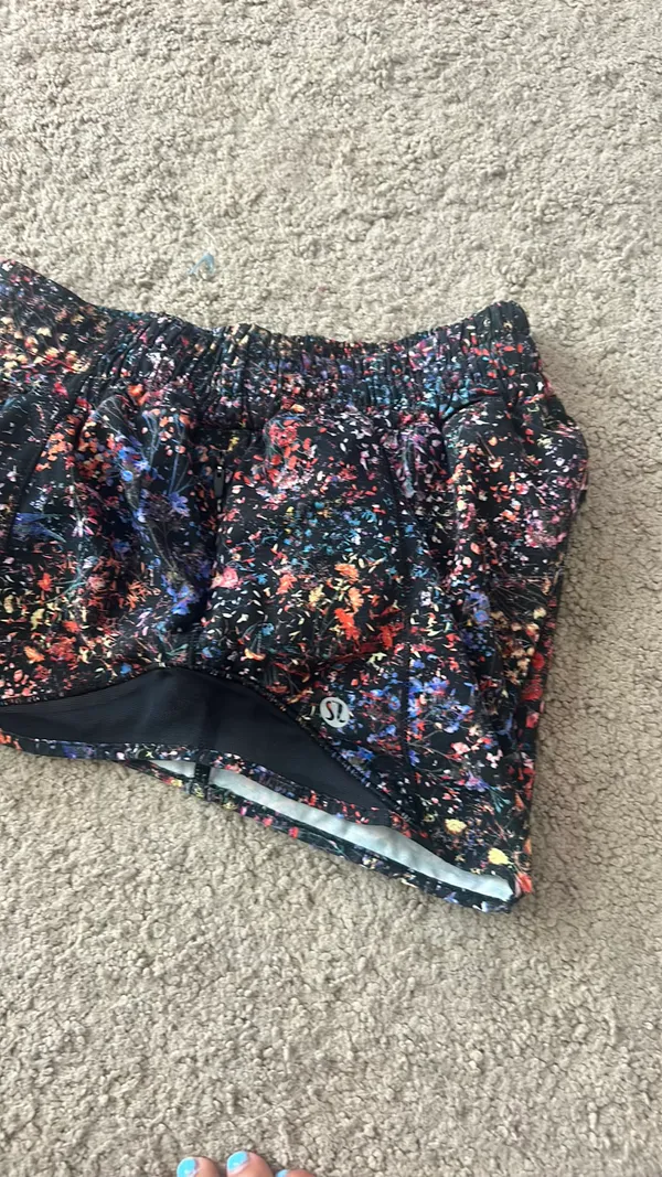 Lululemon pattern shorts  - Image 3