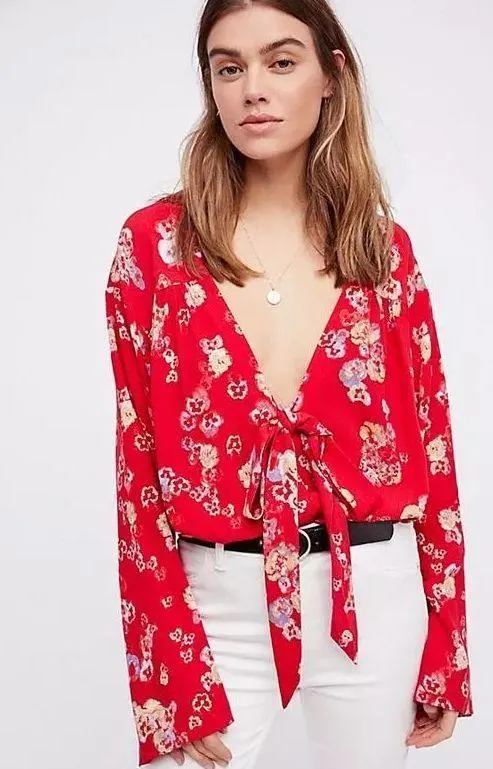 Free People red Forties feels bell sleeve floral Vneck bodysuit - Image 7