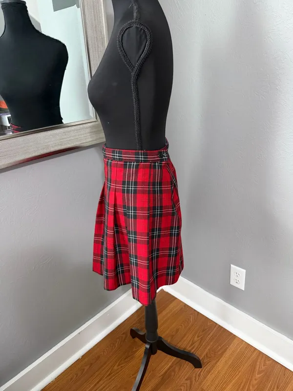 Tommy Hilfiger Plaid Y2K Academia Old Money Skirt with shorts under size small - Image 6