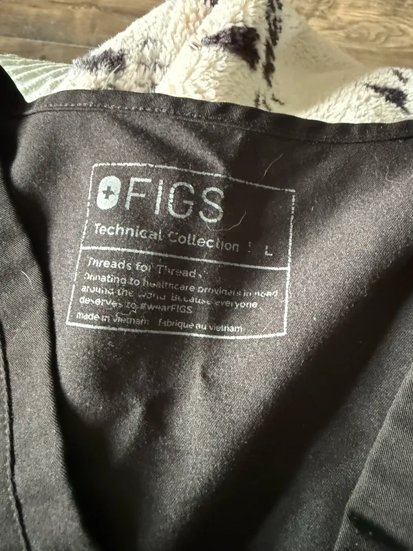 FIGS Scrub Top One-Pocket - Image 2