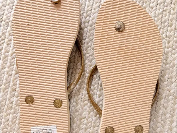 Havaianas Slim Gloss Flip Flops with Gold Glitter Straps 11/12 - Image 4