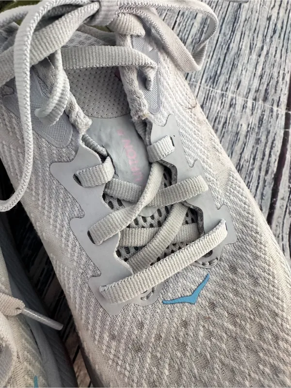 HOKA Clifton 9 Women's Light Blue Running Shoes with Pink Logo - Image 9