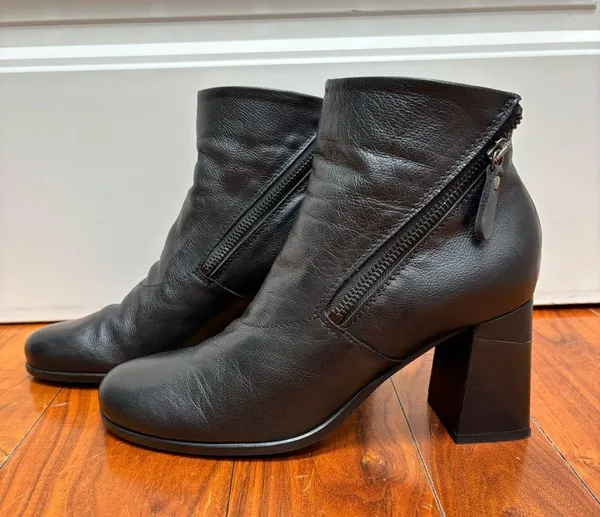 ALL BLACK Footwear Heeled Ankle Boots Dual Zipper in Black Leather 41 / 10.5 - Image 2