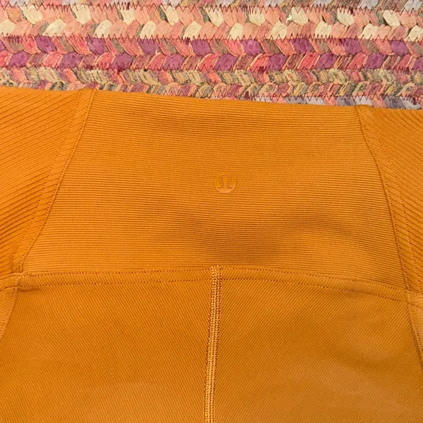 Nwot Lululemon Ribbed High Rise Yoga Bike Shorts - Image 4