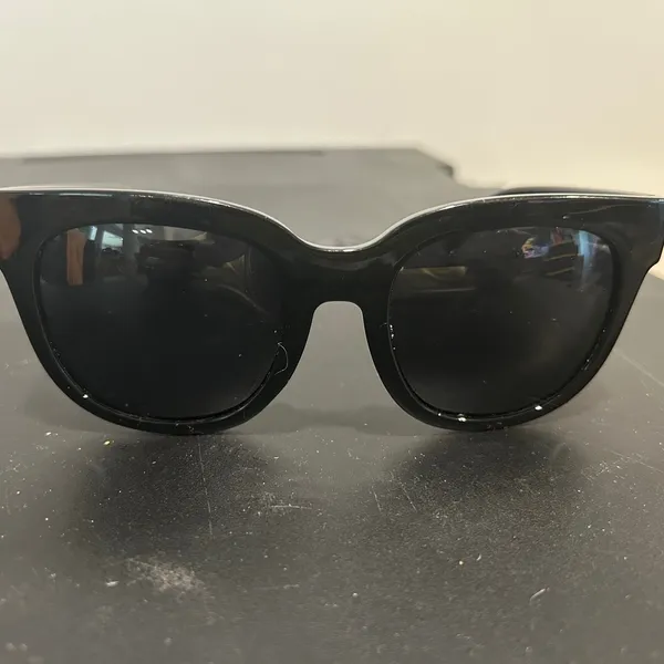 Classic Black Sunglasses - Image 8