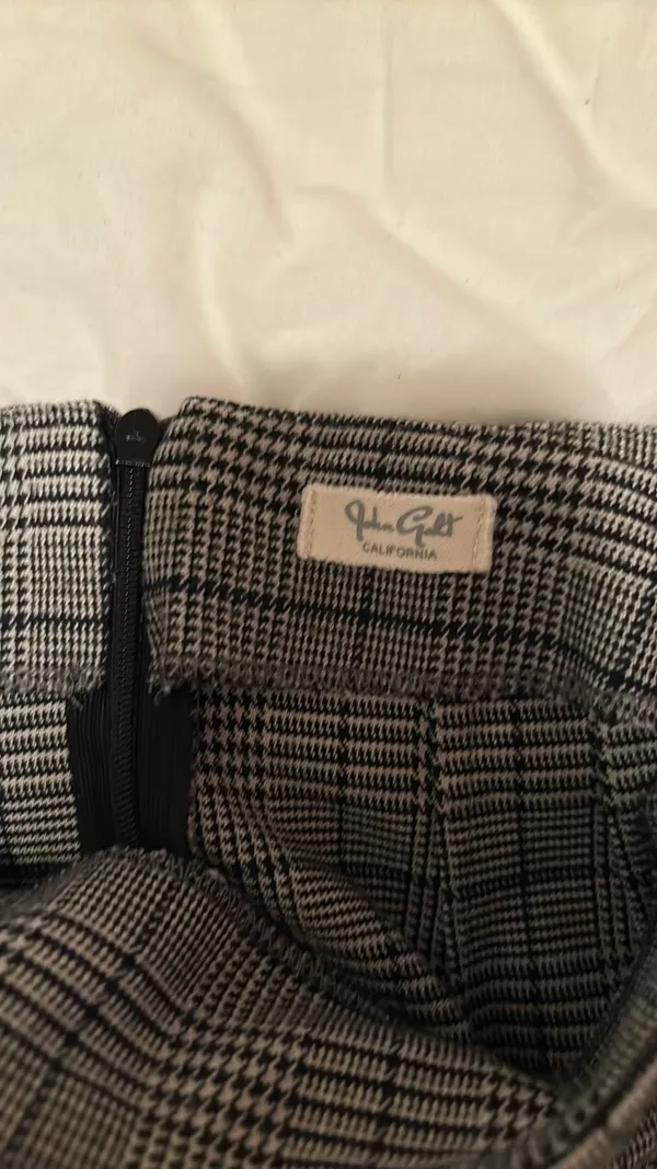 Brandy Melville Gray Plaid Skirt - Image 3