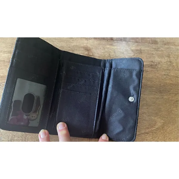 VERA BRADLEY black three-fold wallet - Image 4