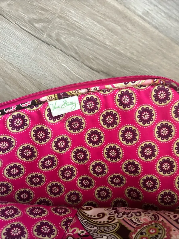 Vera Bradley Pink Paisley Quilted laptop sleeve - Image 6