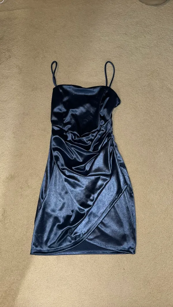 short blue satin Windsor dress - Image 2