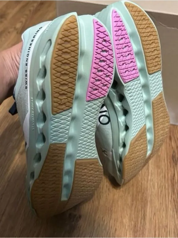 ON CLOUDSURFER athletic training running lace up shoes sneakers women’s 7 new - Image 4