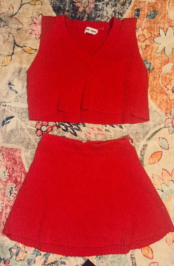 Day + Moon Set Red Size XS - Image 2