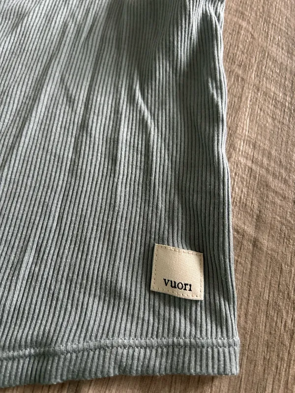 Vuori Tank Rib Women’s Crop - Image 2