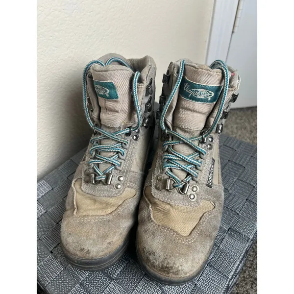 Vasque Hiking Boots Women's Size 6 GORE-TEX Outdoor Waterproof Camping Shoes - Image 13