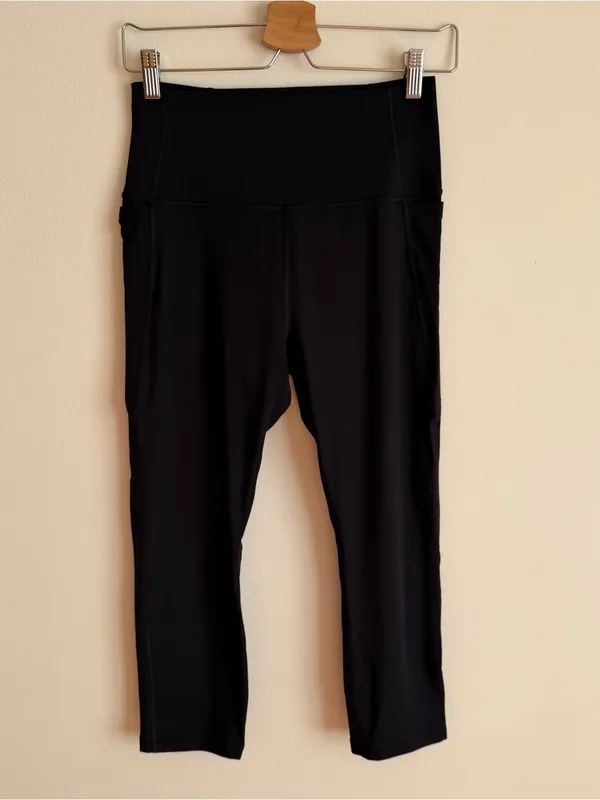 NWT CRZ YOGA Butterluxe High Waisted Capri Leggings Pockets Black Large L - Image 7