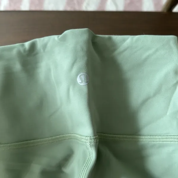 Lululemon ALIGN 25 IN SIZE 2 SAGE GREEN LEGGINGS - Image 4